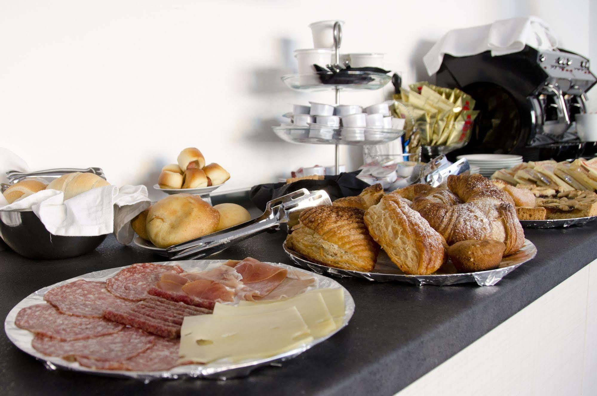 Bed and Breakfast Il Corso Порто-Чезарео Екстер'єр фото